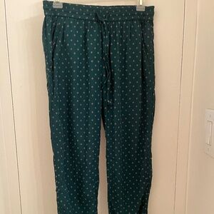 Emerald green pants with diamond print